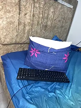 bunniestwosomee online show from 07/10/26, 05:23
