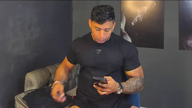 Snapshot of bradley_smith chatting on 06/09/26, 07:53 bradley smith online show from 06/09/26, 07:53