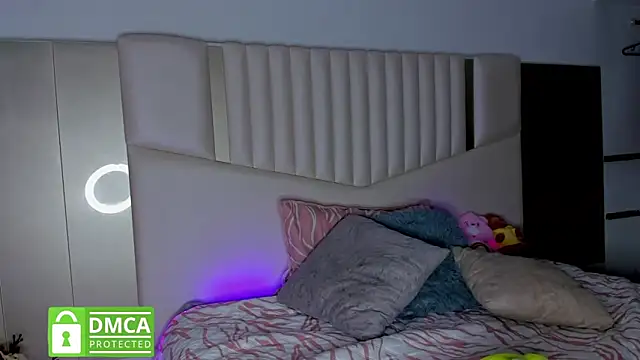 Snapshot of queen_angelique chatting on 02/28/25, 09:23 queen angelique online show from 02/28/25, 09:23