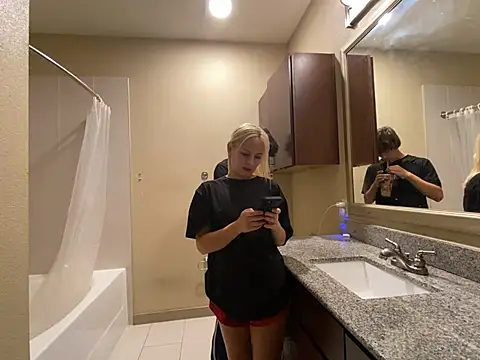 girlfriendmissy online show from 12/22/24, 03:33