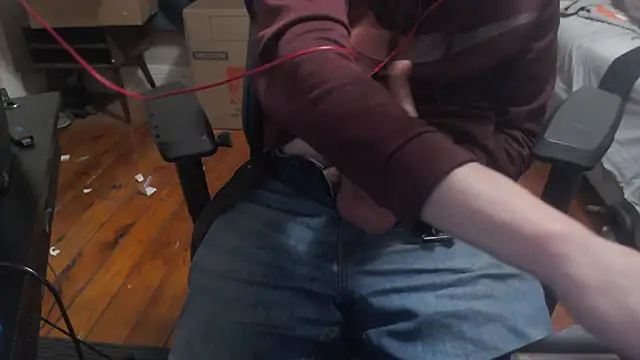 Snapshot of chicostick413 chatting on 12/27/24, 11:31 chicostick413 online show from 12/27/24, 11:31