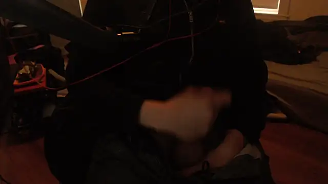 Snapshot of chicostick413 chatting on 03/05/25, 03:18 chicostick413 online show from 03/05/25, 03:18