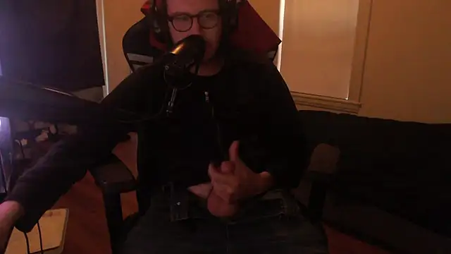 Snapshot of chicostick413 chatting on 10/05/25, 07:34 chicostick413 online show from 10/05/25, 07:34