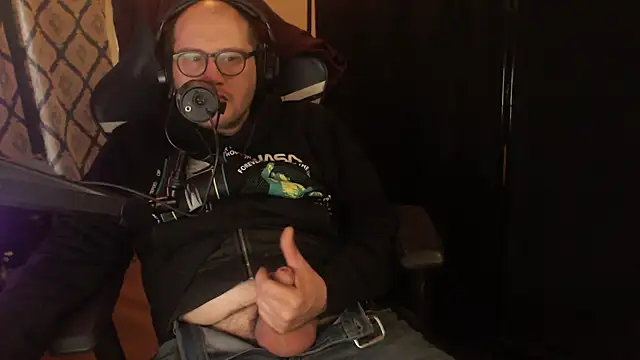 chicostick413 online show from 02/18/26, 06:37