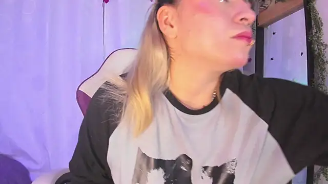 Snapshot of GilaKat chatting on 03/15/25, 07:42 GilaKat online show from 03/15/25, 07:42