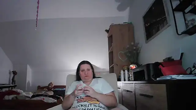 Snapshot of ReifeVenna chatting on 02/27/26, 06:41 ReifeVenna online show from 02/27/26, 06:41