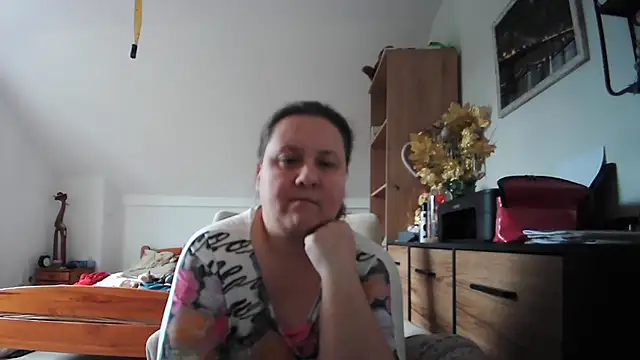 Snapshot of ReifeVenna chatting on 07/09/26, 02:43 ReifeVenna online show from 07/09/26, 02:43
