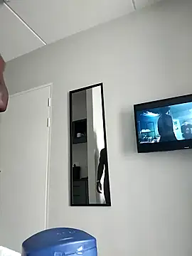 Chocolate factory man online show from 02/02/25, 07:30