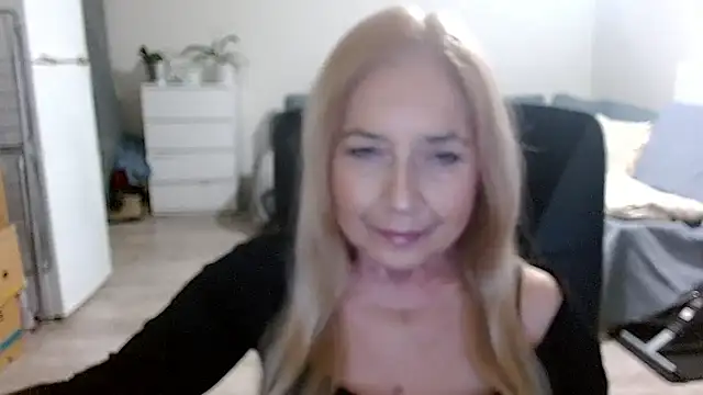 Snapshot of sofia_xkiss chatting on 01/06/25, 02:36 sofia xkiss online show from 01/06/25, 02:36