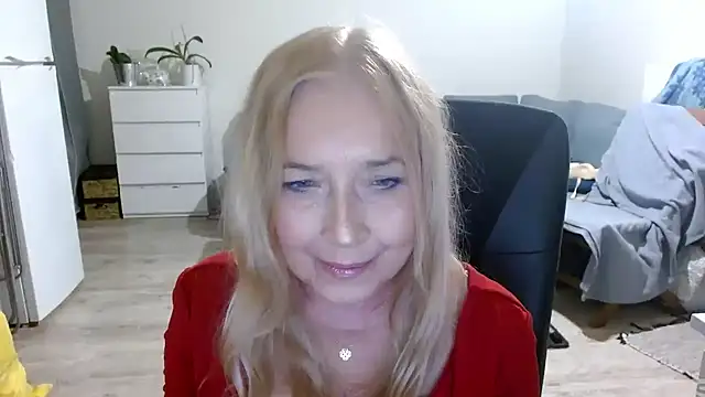 Snapshot of sofia_xkiss chatting on 01/12/25, 03:03 sofia xkiss online show from 01/12/25, 03:03