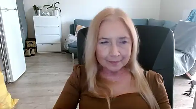 Snapshot of sofia_xkiss chatting on 01/14/25, 10:59 sofia xkiss online show from 01/14/25, 10:59