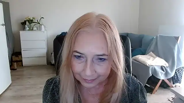 Snapshot of sofia_xkiss chatting on 01/22/25, 10:50 sofia xkiss online show from 01/22/25, 10:50