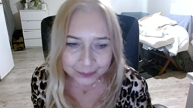 Snapshot of sofia_xkiss chatting on 01/26/25, 05:44 sofia xkiss online show from 01/26/25, 05:44