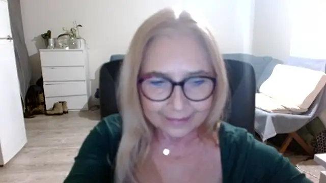 Snapshot of sofia_xkiss chatting on 01/28/25, 05:46 sofia xkiss online show from 01/28/25, 05:46