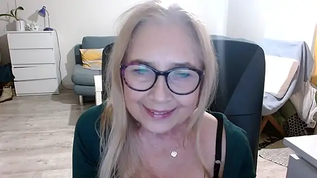 Snapshot of sofia_xkiss chatting on 01/31/25, 06:36 sofia xkiss online show from 01/31/25, 06:36