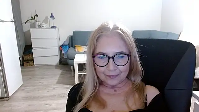 Snapshot of sofia_xkiss chatting on 02/13/25, 05:54 sofia xkiss online show from 02/13/25, 05:54