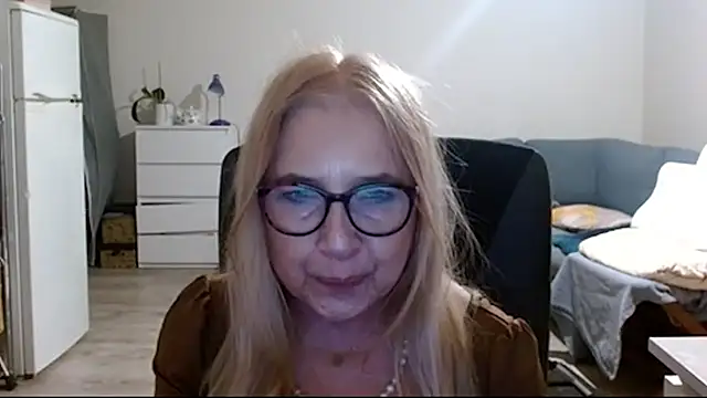 Snapshot of sofia_xkiss chatting on 02/24/25, 07:33 sofia xkiss online show from 02/24/25, 07:33