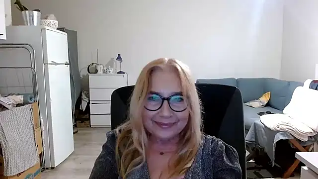 Snapshot of sofia_xkiss chatting on 03/02/25, 02:54 sofia xkiss online show from 03/02/25, 02:54