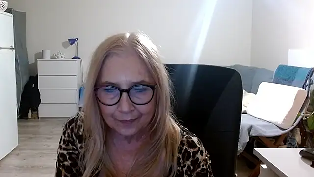 Snapshot of sofia_xkiss chatting on 03/14/25, 05:46 sofia xkiss online show from 03/14/25, 05:46