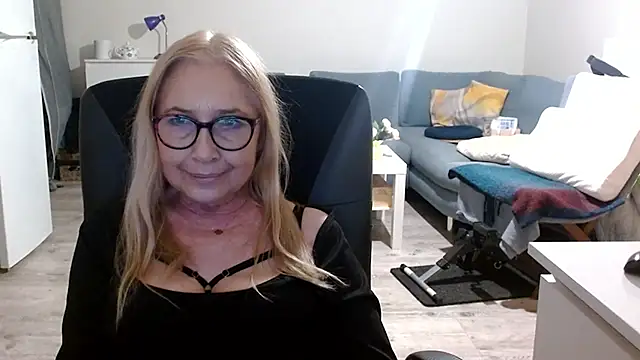 Snapshot of sofia_xkiss chatting on 03/19/25, 05:39 sofia xkiss online show from 03/19/25, 05:39