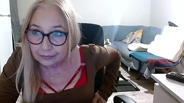 Snapshot of sofia_xkiss chatting on 03/20/25, 05:47 sofia xkiss online show from 03/20/25, 05:47