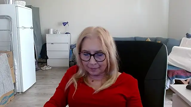 Snapshot of sofia_xkiss chatting on 03/21/25, 07:44 sofia xkiss online show from 03/21/25, 07:44