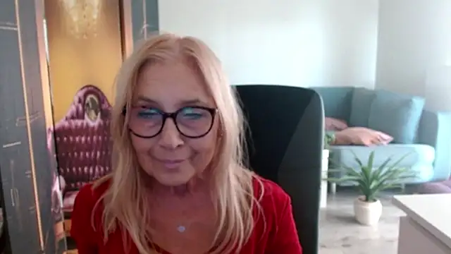 Snapshot of sofia_xkiss chatting on 10/02/25, 01:51 sofia xkiss online show from 10/02/25, 01:51