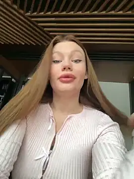 justmila online show from 01/03/25, 09:25