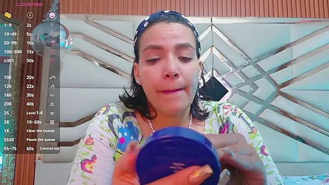 Snapshot of Sluttyandmature chatting on 06/19/26, 12:09 Sluttyandmature online show from 06/19/26, 12:09