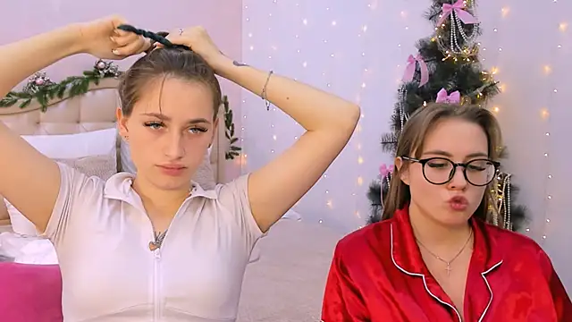 Snapshot of queenofjoyy chatting on 12/06/24, 04:28 queenofjoyy online show from 12/06/24, 04:28