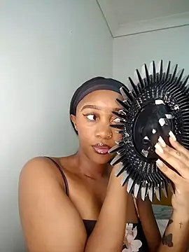 Snapshot of Shria107 chatting on 09/22/25, 10:45 Shria107 online show from 09/22/25, 10:45