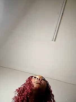 Snapshot of Shria107 chatting on 09/30/25, 05:51 Shria107 online show from 09/30/25, 05:51