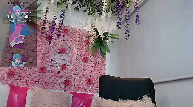 BLONDE SEXYHOT online show from 03/04/25, 02:06