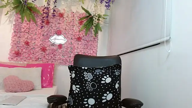 BLONDE SEXYHOT online show from 10/04/25, 06:22