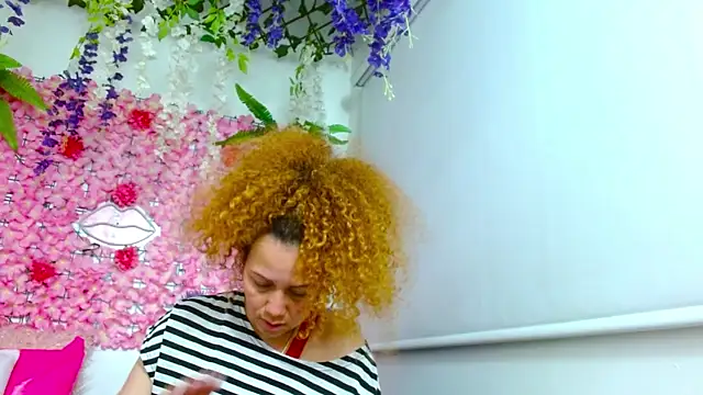 BLONDE SEXYHOT online show from 10/09/25, 10:52