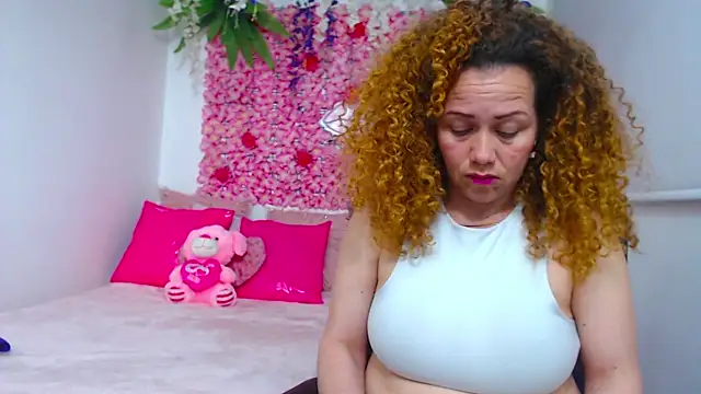 BLONDE SEXYHOT online show from 10/18/25, 09:48