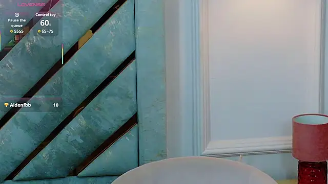 Kendall-Moll online show from 04/10/26, 12:10