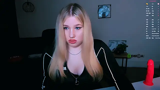 juli kisss online show from 01/04/25, 07:44