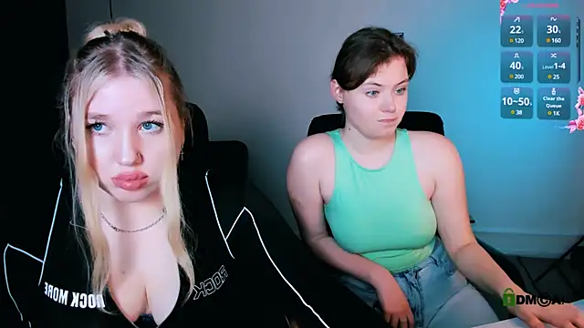 juli kisss online show from 01/11/25, 03:13