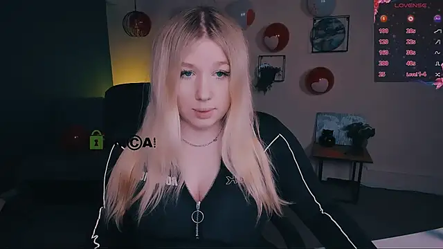 juli kisss online show from 02/24/25, 09:32