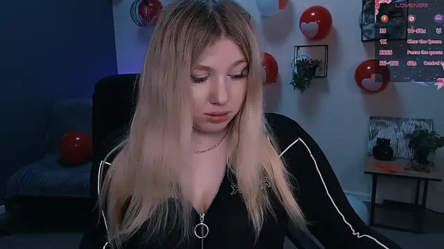 juli kisss online show from 02/24/25, 12:37