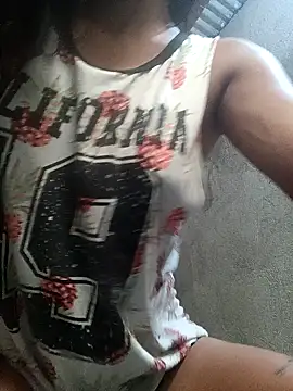 Snapshot of Little_Pau_Dirty chatting on 10/29/25, 08:10 Little Pau Dirty online show from 10/29/25, 08:10