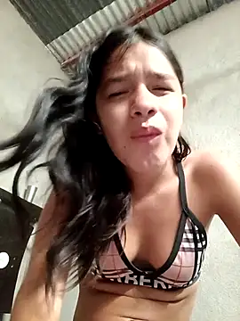 Snapshot of Little_Pau_Dirty chatting on 11/01/25, 02:41 Little Pau Dirty online show from 11/01/25, 02:41