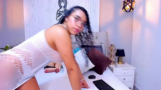 natasha cortez online show from 02/18/26, 12:23