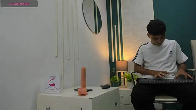 Austin Cardieff online show from 12/27/24, 07:35