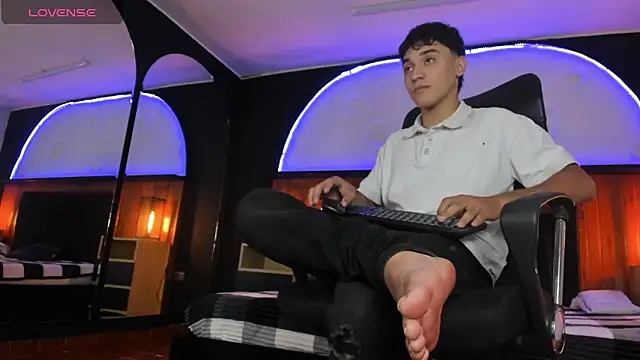 Austin Cardieff online show from 03/10/25, 03:34