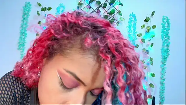 sofia fer online show from 03/11/25, 02:21