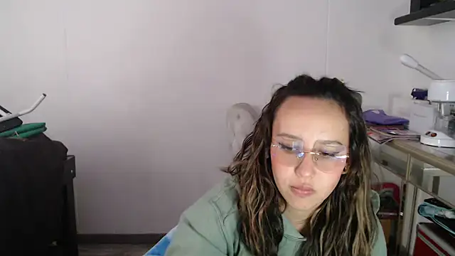 Skarlet Adams28 online show from 03/04/25, 07:11