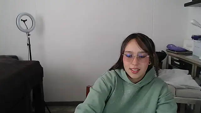 Skarlet Adams28 online show from 03/10/25, 07:29