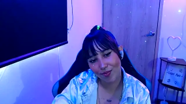 Skarlet Adams28 online show from 05/20/26, 08:37